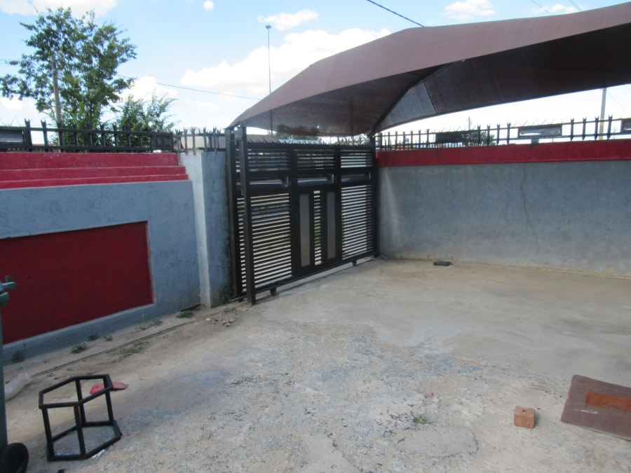 3 Bedroom Property for Sale in Thabong Free State
